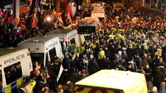 ESPN：禁止特拉维夫马卡比球迷进维拉主场被质疑，英警长辞职