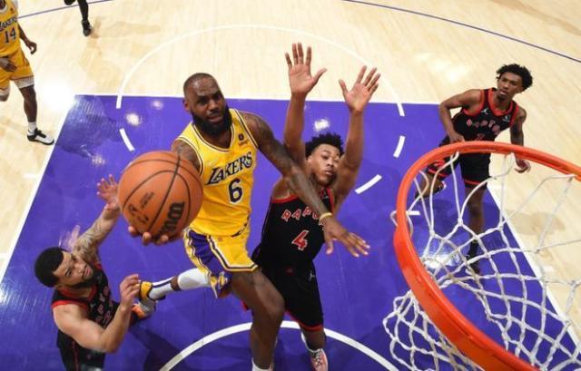 8868在线官网登录入口-末节努力追分展现血性 湖人完全可以更体面的死去