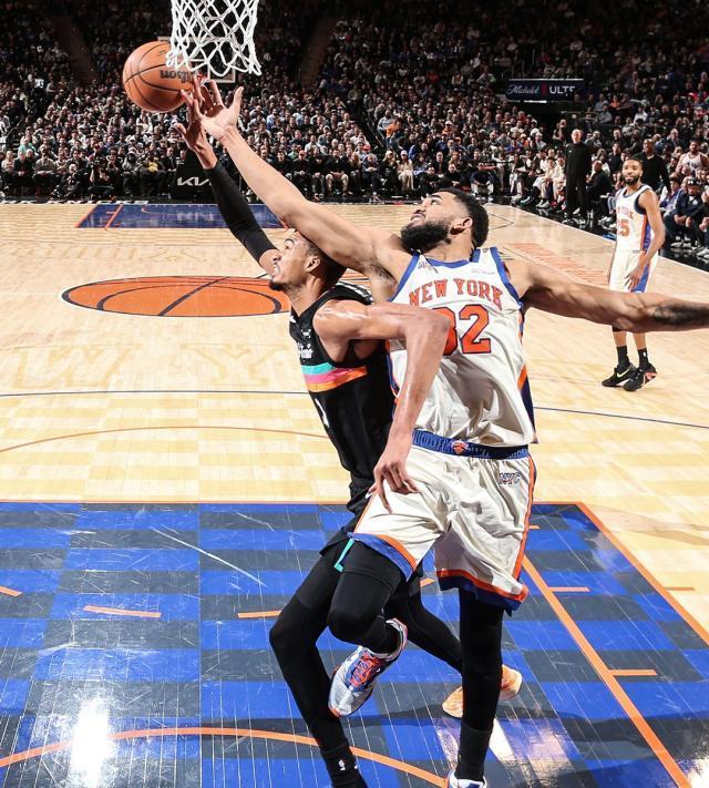 8868在线官网登录入口-89分赛季新低！尼克斯筑起铁桶阵，终结马刺11连胜