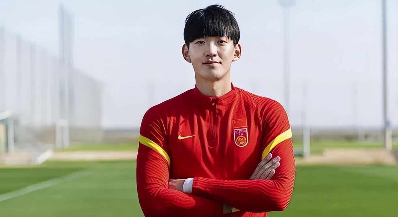 8868在线官网登录入口-上港门将奚志杰本赛季已正式离队，转会费仅为20万，引发热议